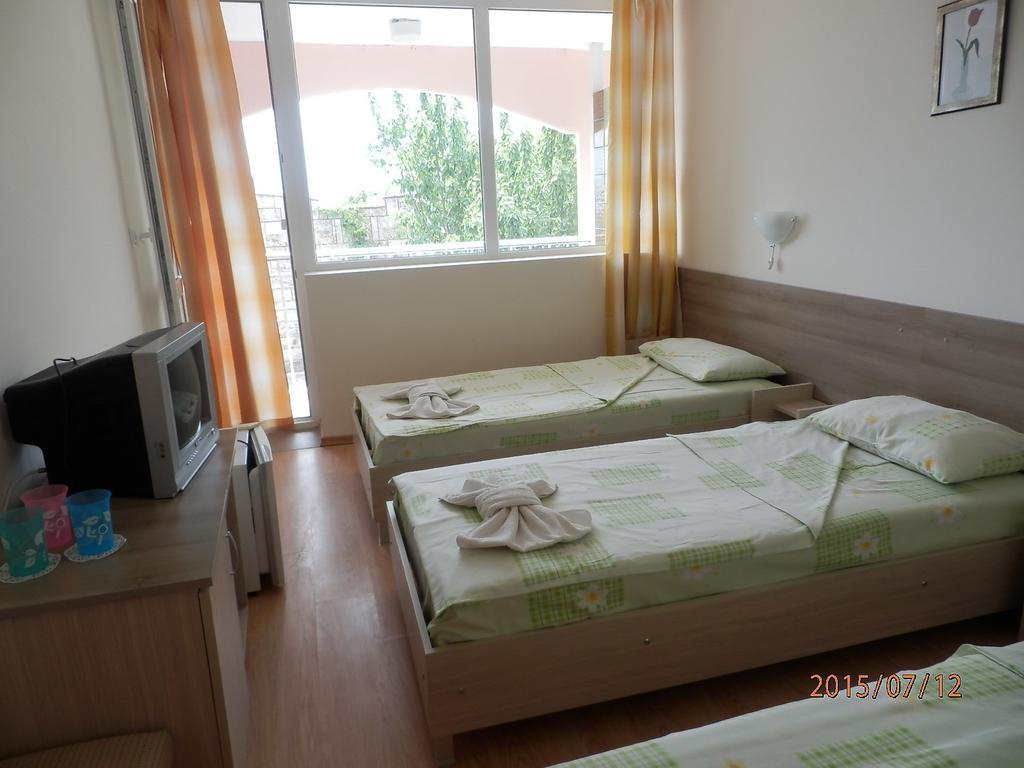 Olimpia Supersnab Hotel Balchik Room photo