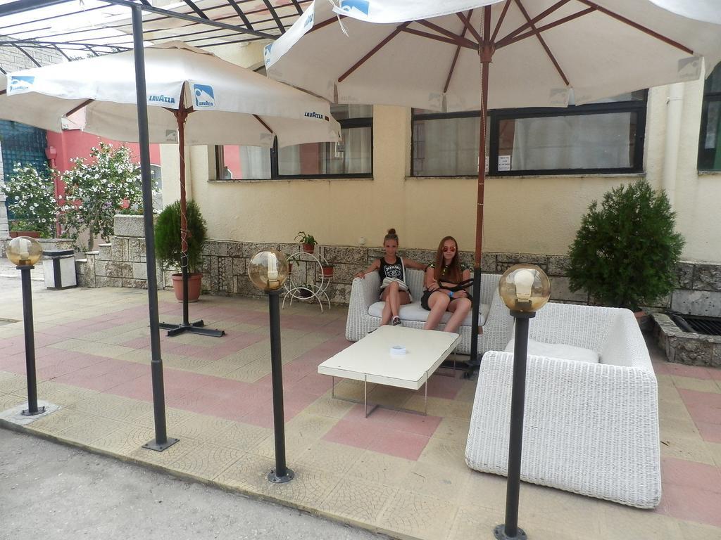 Olimpia Supersnab Hotel Balchik Exterior photo
