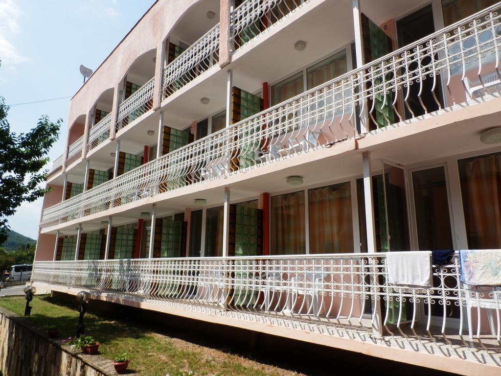 Olimpia Supersnab Hotel Balchik Exterior photo
